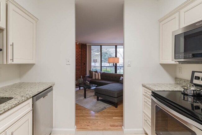 Building Photo - 1318 22nd St NW