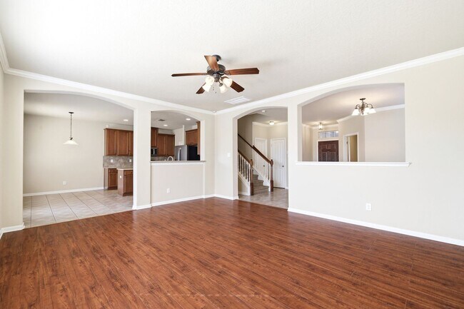 Building Photo - ***APPLICATION CURRENTLY UNDER REVIEW***Spacious Cul-de-sac home located close to Seaworld, Lackl...