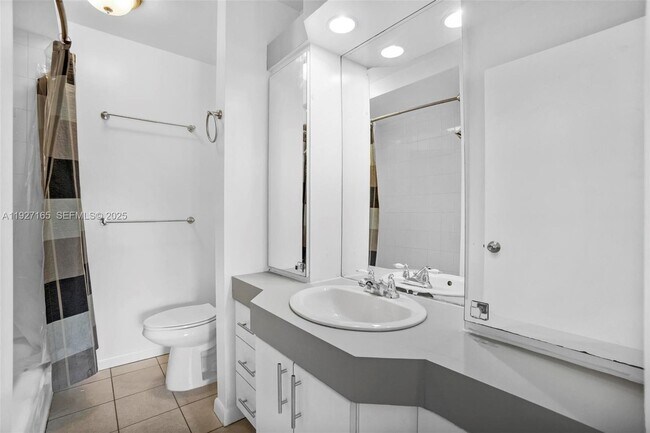 Building Photo - 3545 NE 167th St