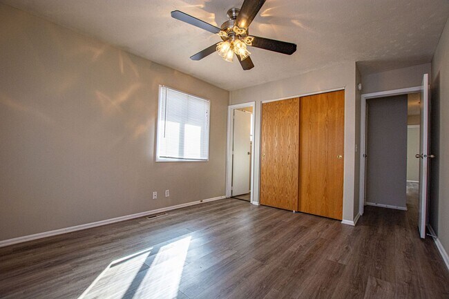 Building Photo - Ranch Style 4 Bedroom / 1.5 Bath Home