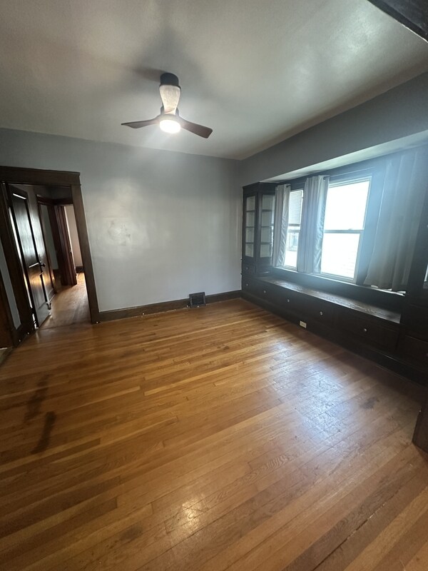 Building Photo - 9611 Larnder Ave