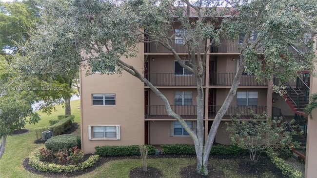 Building Photo - 12750 SW 4th Ct