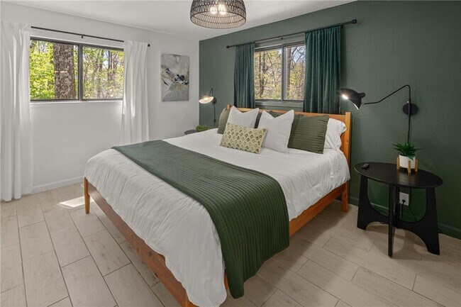 Building Photo - 2 Southport Ln