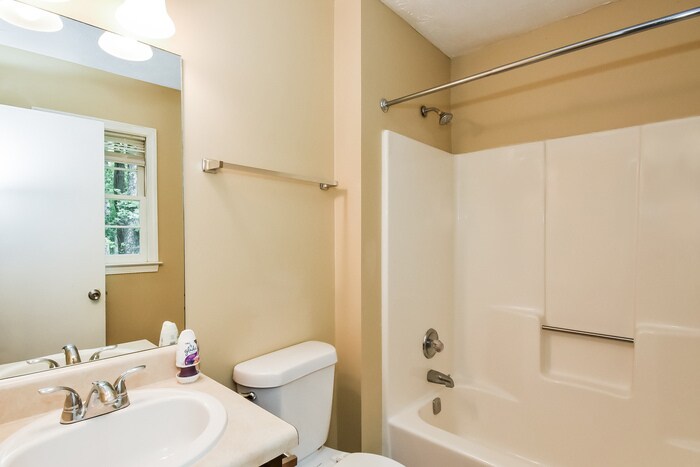 Building Photo - 4623 Hamlet Walk SE