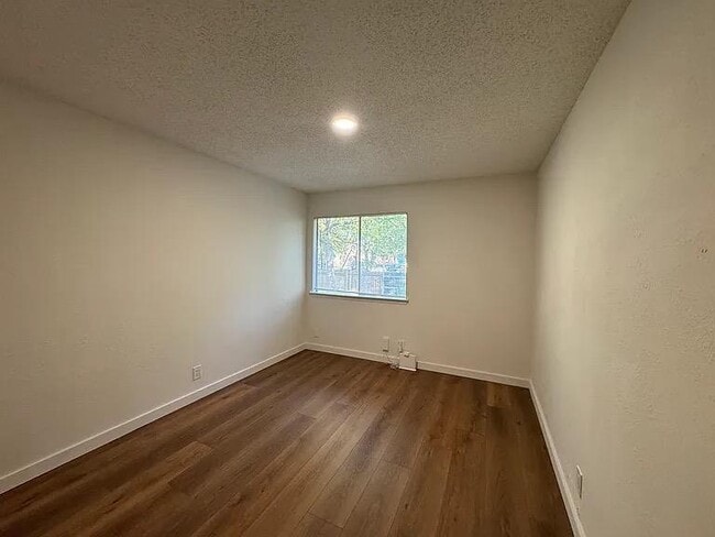 Building Photo - 903 Fieldwood Dr