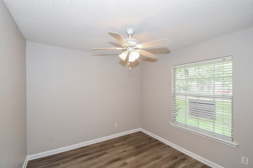 Building Photo - 416 S 13th Terrace