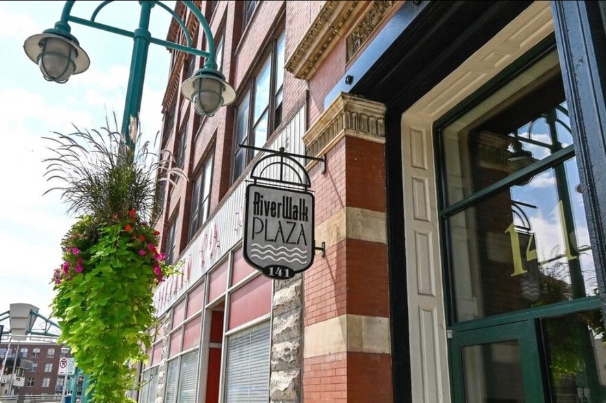 Building Photo - 141 N Water St