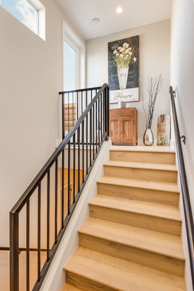 Building Photo - Newly build 3 bedroom South Redondo Townhome