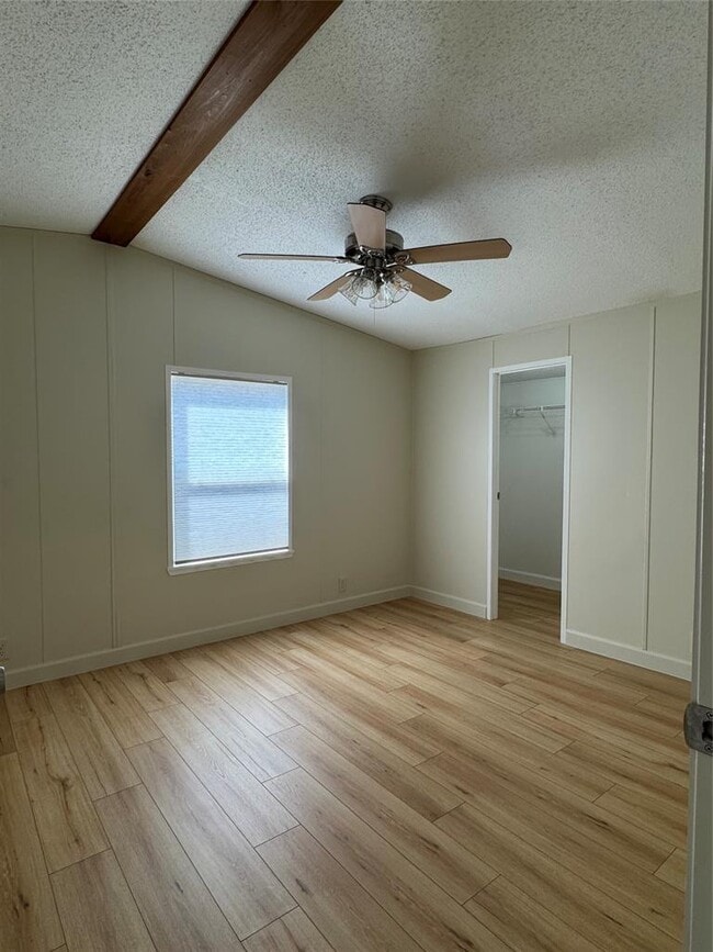 Building Photo - 25009 Ranch Rd