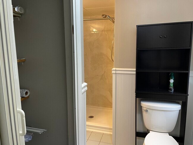 Building Photo - 126 Lowell St