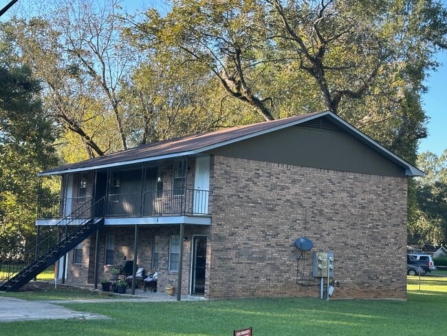 Building Photo - 4 Eatonville Rd