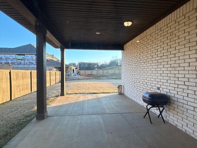 Building Photo - 102 Ranna Dr