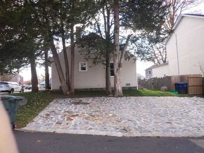 Building Photo - 48 Dupont Pl