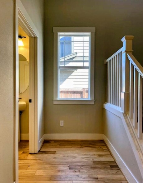Lower floor - 552 NE 77th Ave