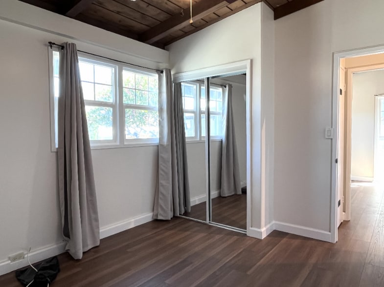 Building Photo - 201 Anapalau St