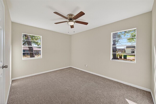 Building Photo - 4626 Dewberry St