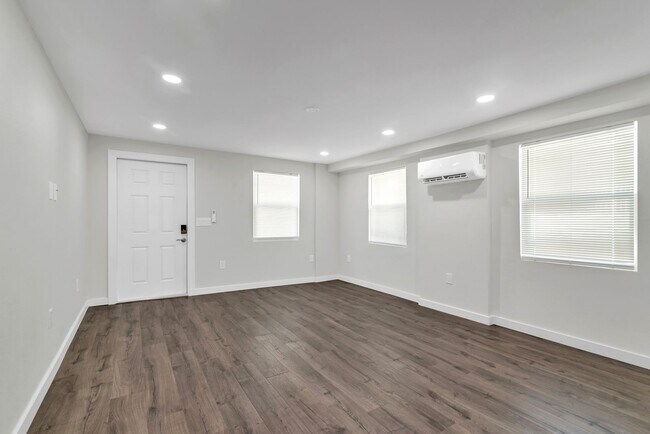 Building Photo - 1156 Angle Rd