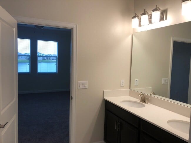 Building Photo - Lakefront Single Story 3/2 Home  FREE wash...