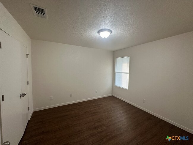 Building Photo - 4509 Waterproof Dr
