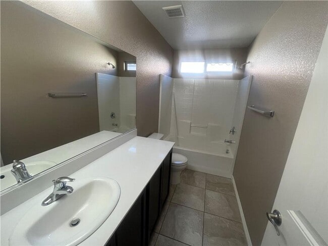 Building Photo - Move in Ready 2 Story 3 bedroom home SW