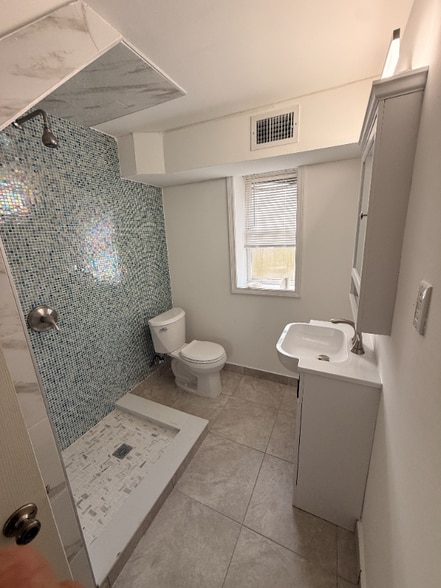 Building Photo - 24591 Valley Ave