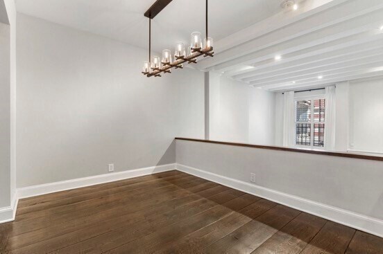 Building Photo - 49 Beacon St