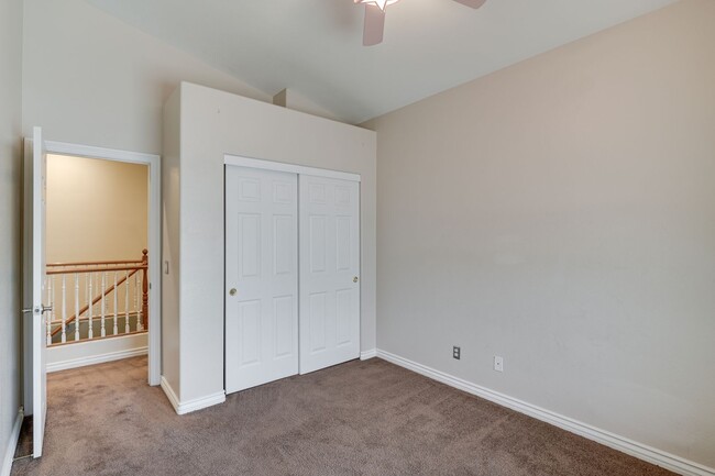 Building Photo - Upgraded Home in Lamplight Gated Community with Pool!