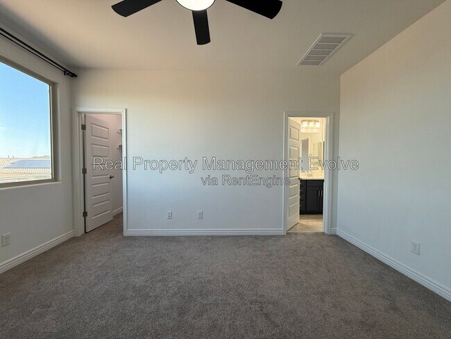 Building Photo - 5352 W Farmhand Dr