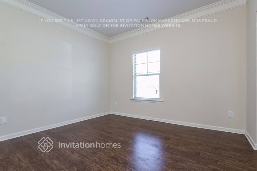 Building Photo - 1562 Ewing Farm Dr