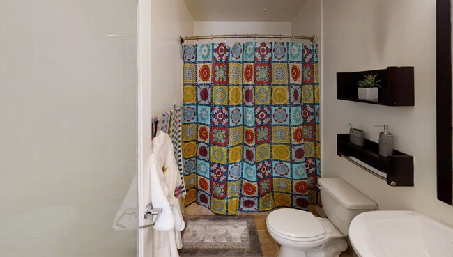 Building Photo - 907 S. Broadway-402A