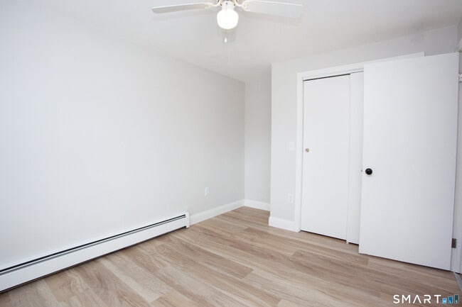 Building Photo - 366 Albany Turnpike