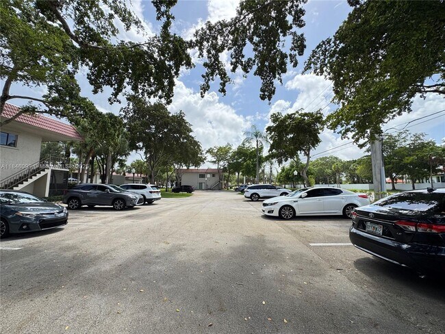 Building Photo - 16215 Saddle Club Rd
