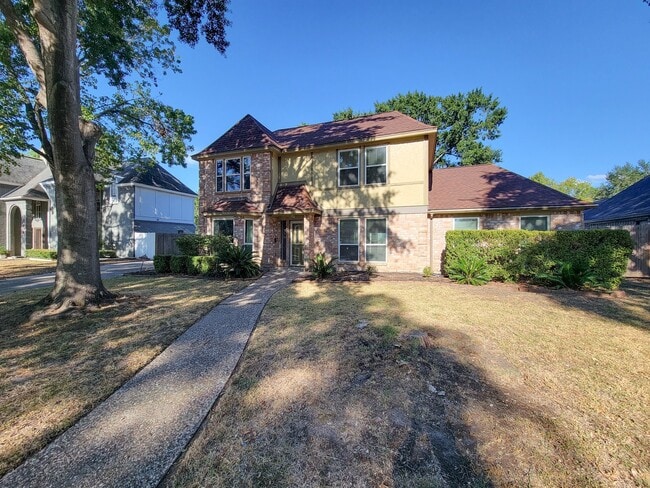 Building Photo - 17326 Ponderosa Pines Dr