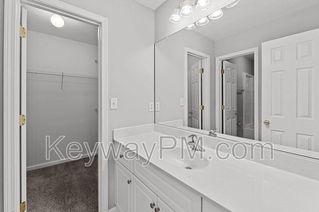 Building Photo - 1805 Honeysuckle Way