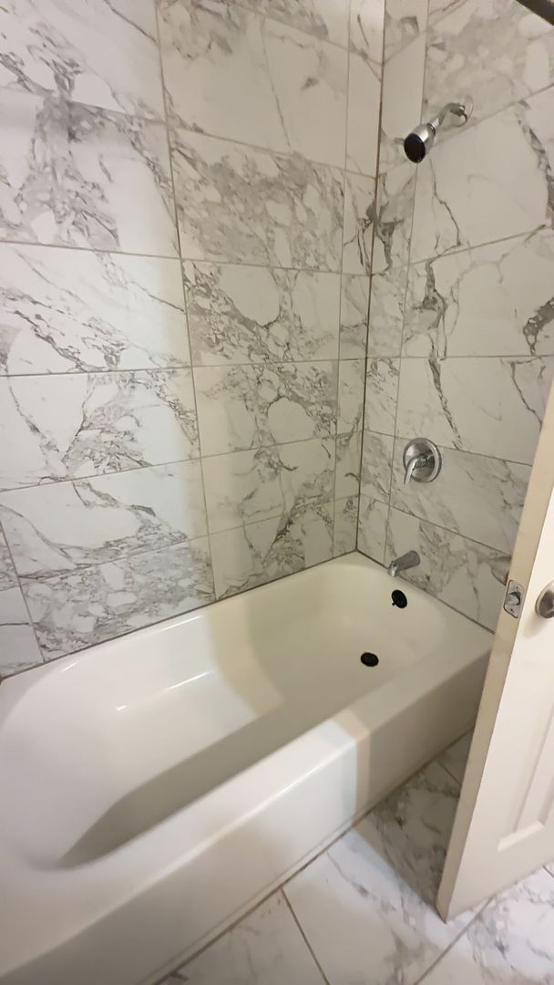 Building Photo - Upgraded 4 bedroom 2.5 bathroom house!  HO...