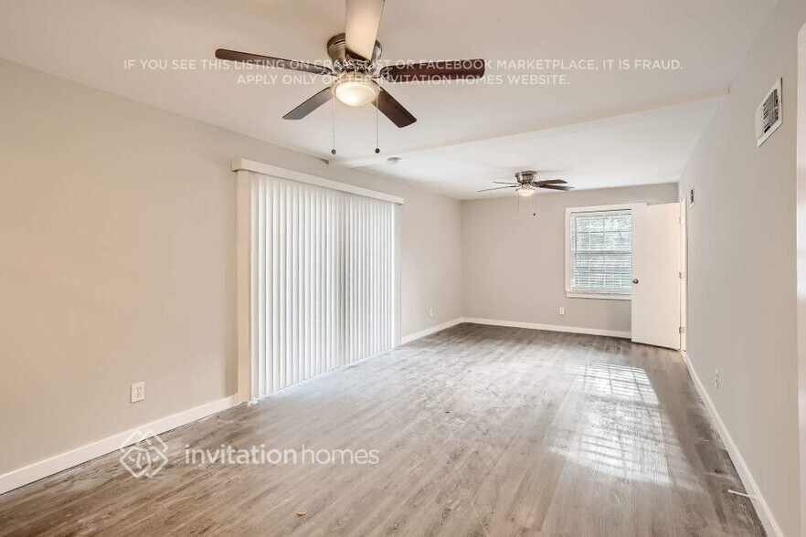 Building Photo - 2360 Sandgate Rd SW