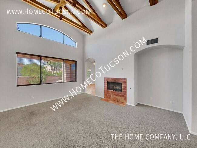 Building Photo - 6325 N Calle Del Halcon