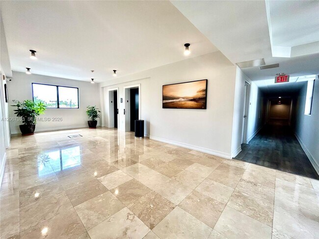 Building Photo - 1650 Galiano St