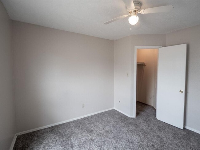 Building Photo - 3201 Creekwood Ct