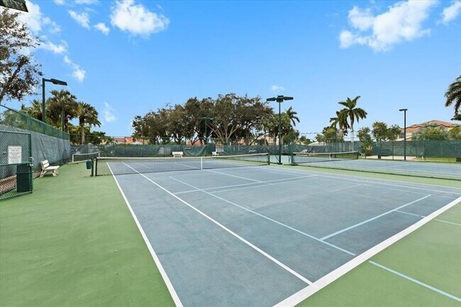 Building Photo - 10792 Queen Palm Ct