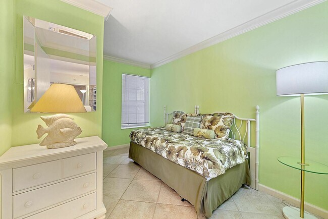 Building Photo - 400 S Ocean Blvd