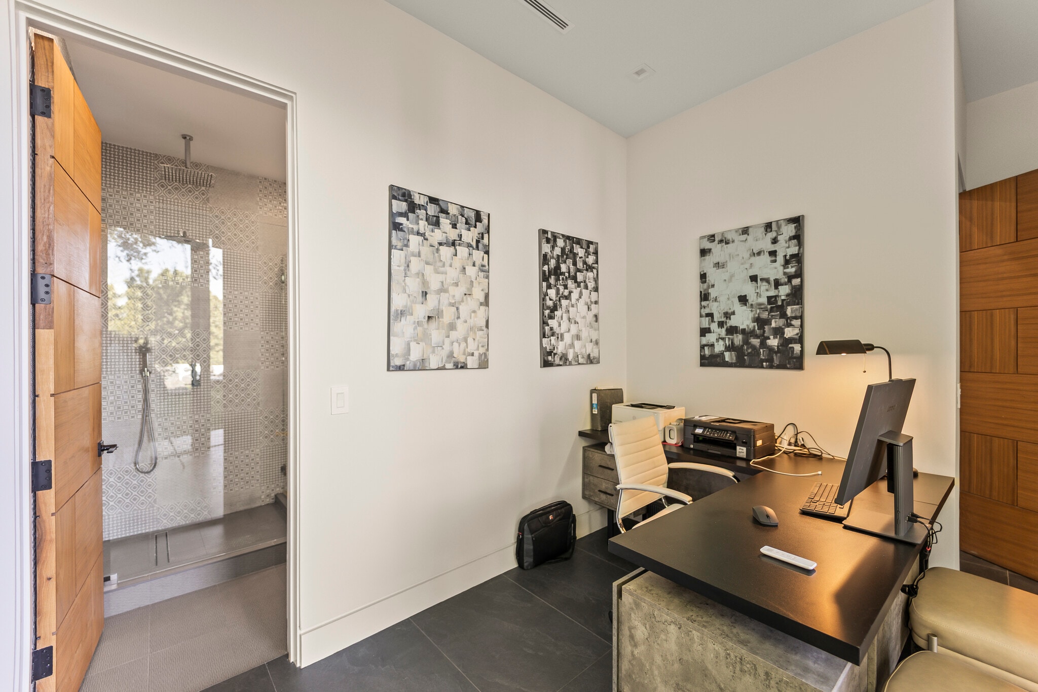 Building Photo - 3712 Broadlawn Dr