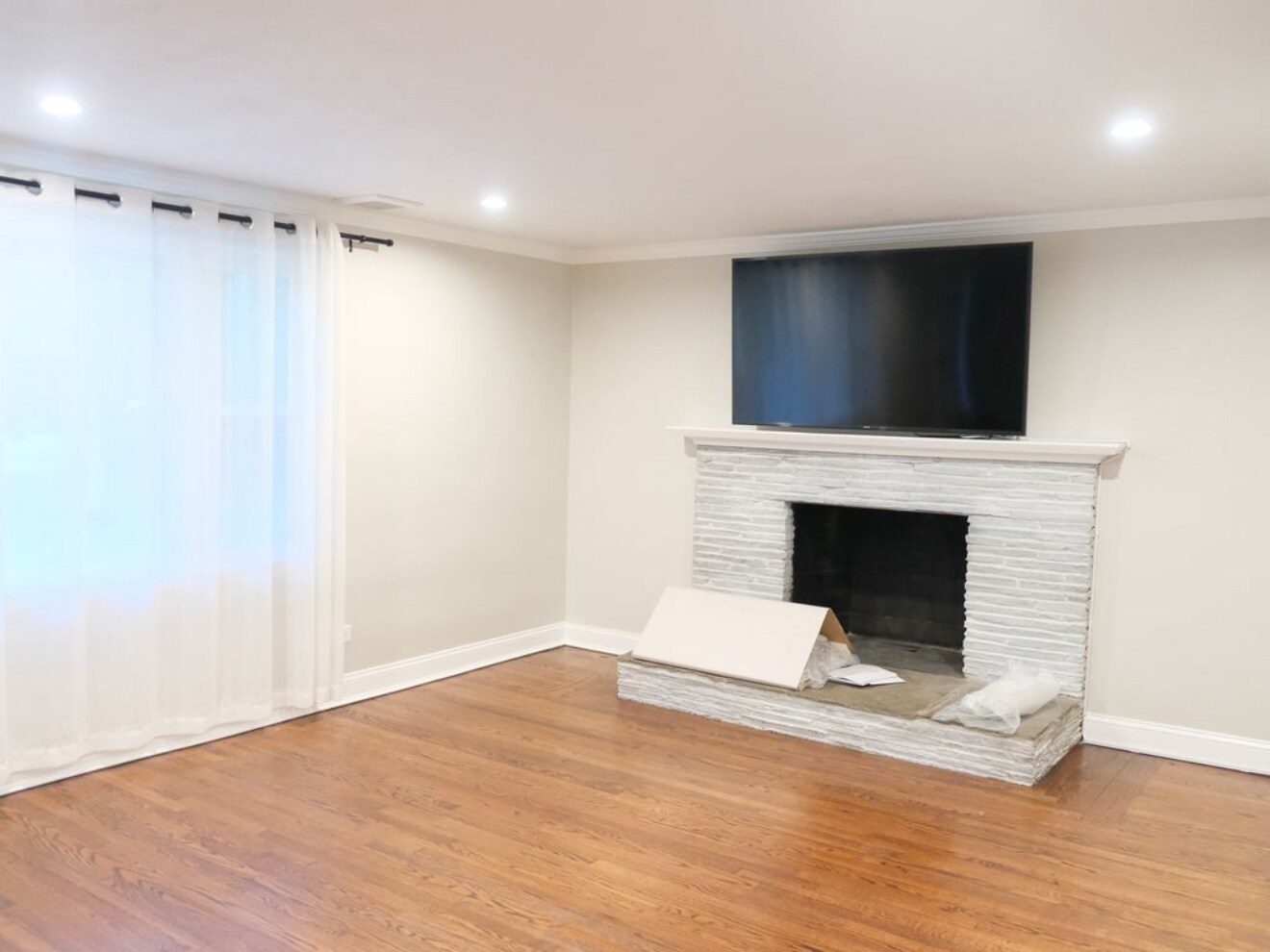 Front living room - 7 Maple Ave