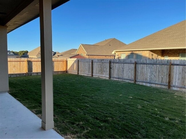 Building Photo - 208 Baralo St