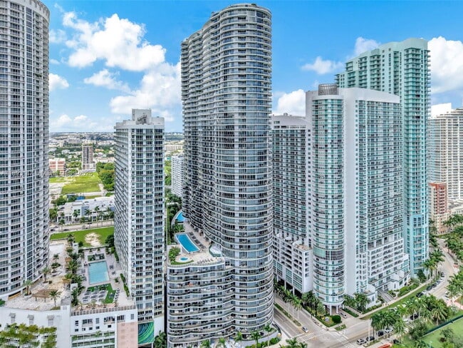 Building Photo - 488 NE 18th St