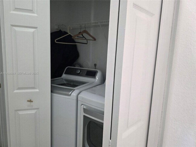 Building Photo - 16643 SW 80th Terrace