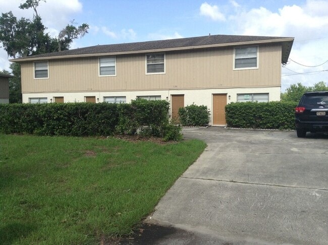 Building Photo - Great 2 Bed/ 1.5 Bath Very Close to UCF!