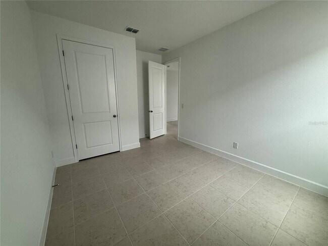 Building Photo - 2949 Sailhouse Dr