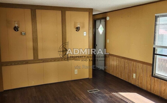 Building Photo - 7 Otis Ln