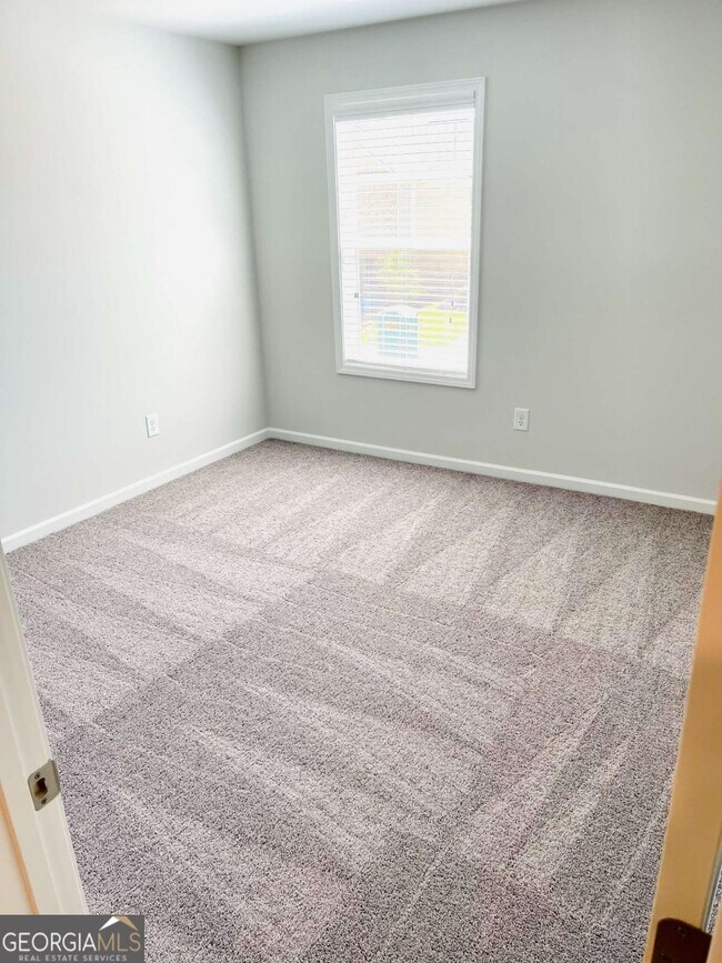 Building Photo - 3030 Westgate Park Dr